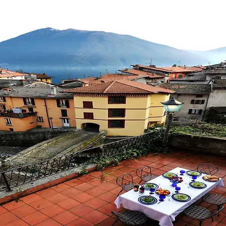 Lägenhet Sleeps 6 Air Con Argegno