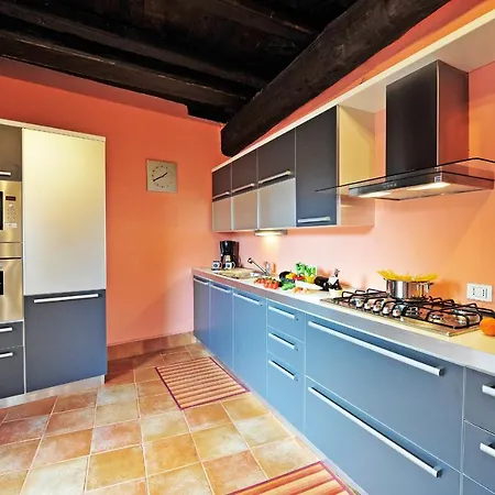 Sleeps 6 Air Con * Argegno