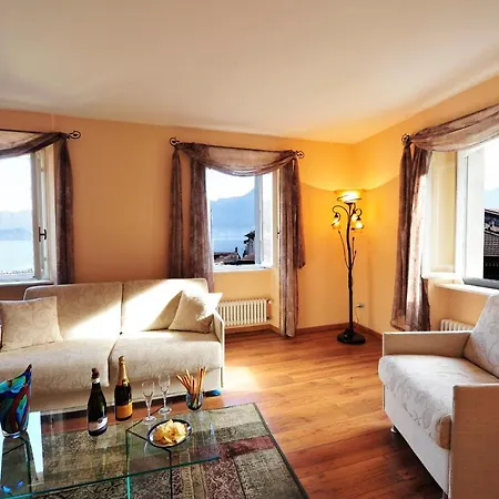 Sleeps 6 Air Con Apartment